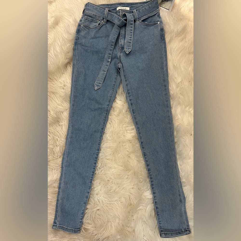 Lightwash Skinny Jeans